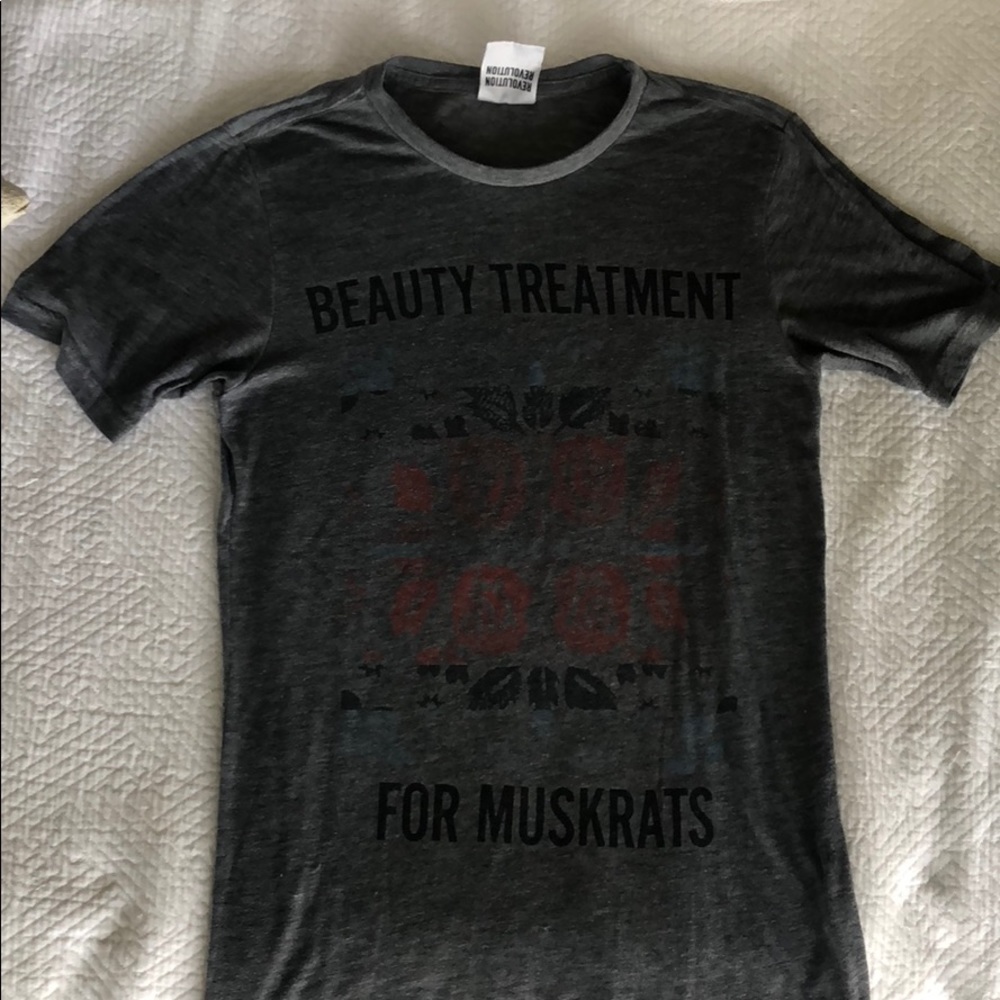 THE softest tee!